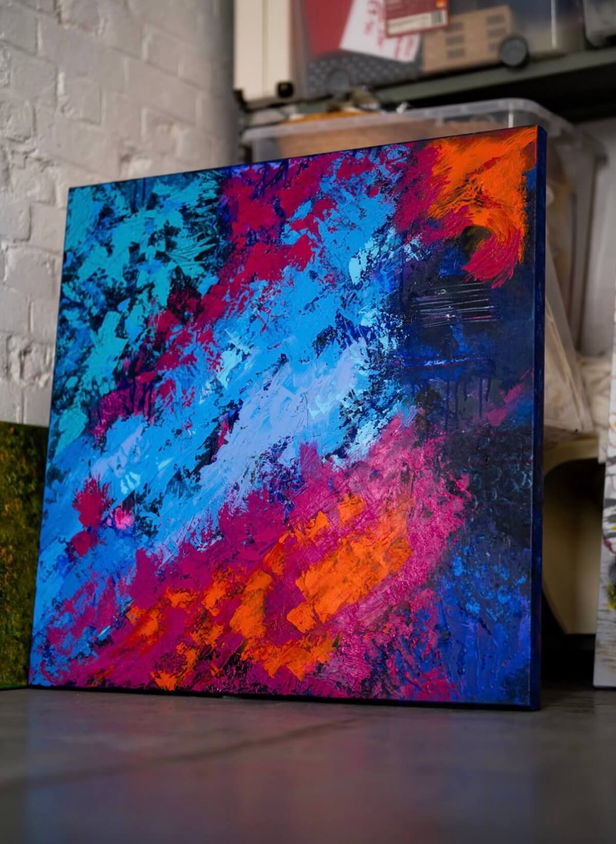 Large Abstract Canvas with Intuitive Abstract Circle